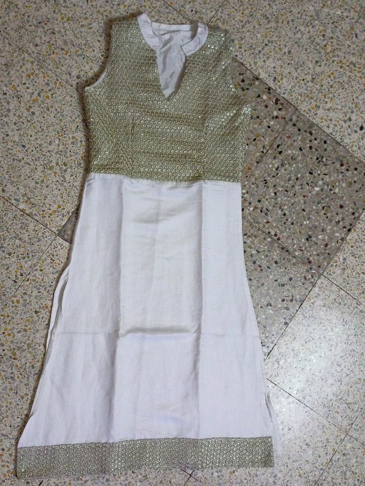 Raw silk designer kurti  with chinies caller with bottom border of 4 inch