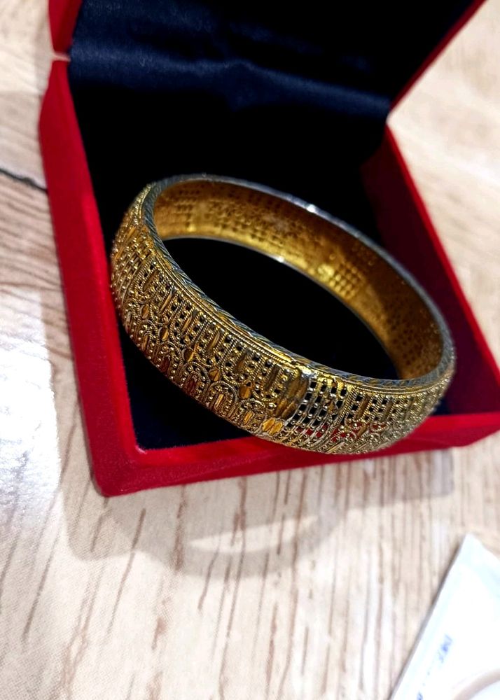 Gold Platted Bangle