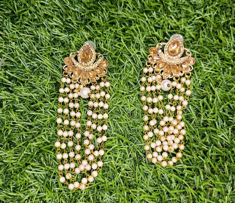 brand new golden colour earrings