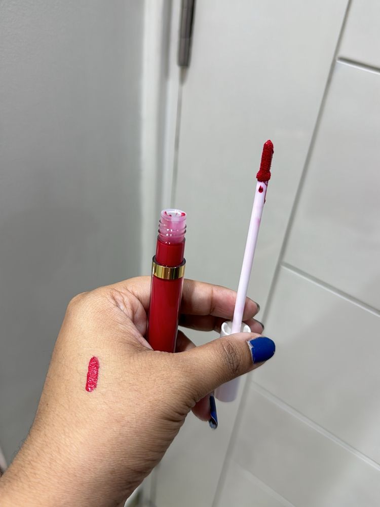 Myglamm New With Tag LM26 Curve Lipstick