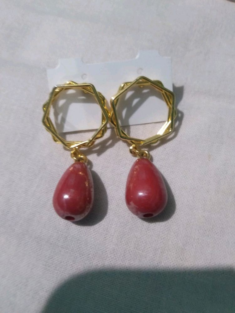 2pcs New Earrings , Standard.    Whichever products you want to take combo, comment all of them together and write the combo.