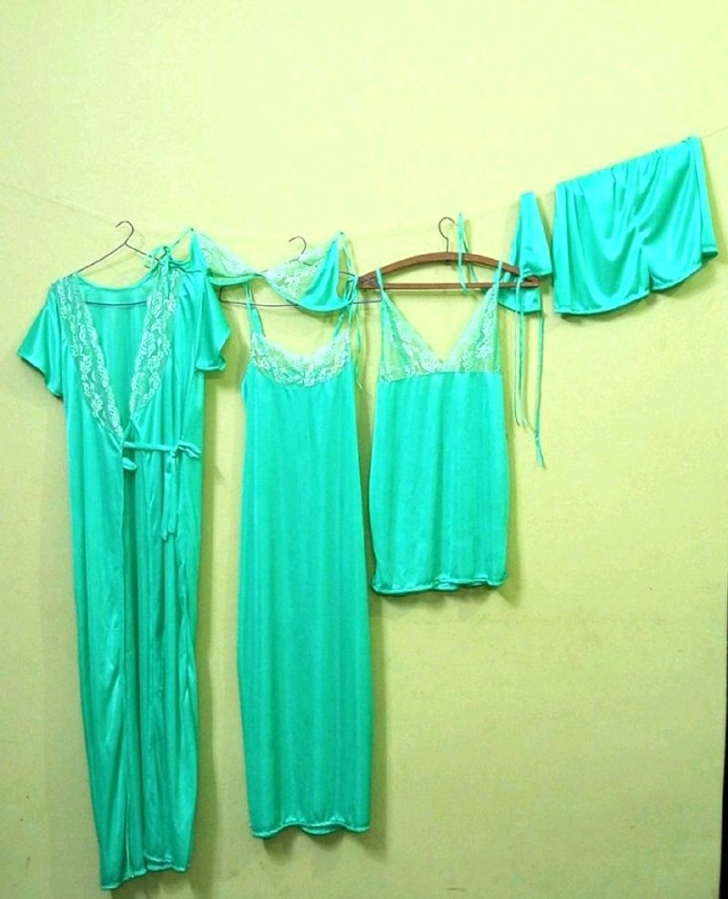 New/Unused Beautiful Combo Set Of 4 Night Suit