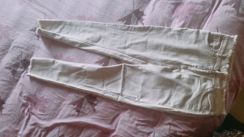 Beige  Skinny Jeans (Size-28)