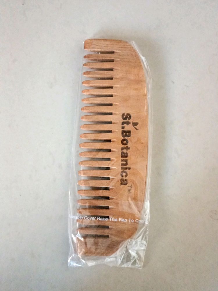 St Botanica Wooden Comb