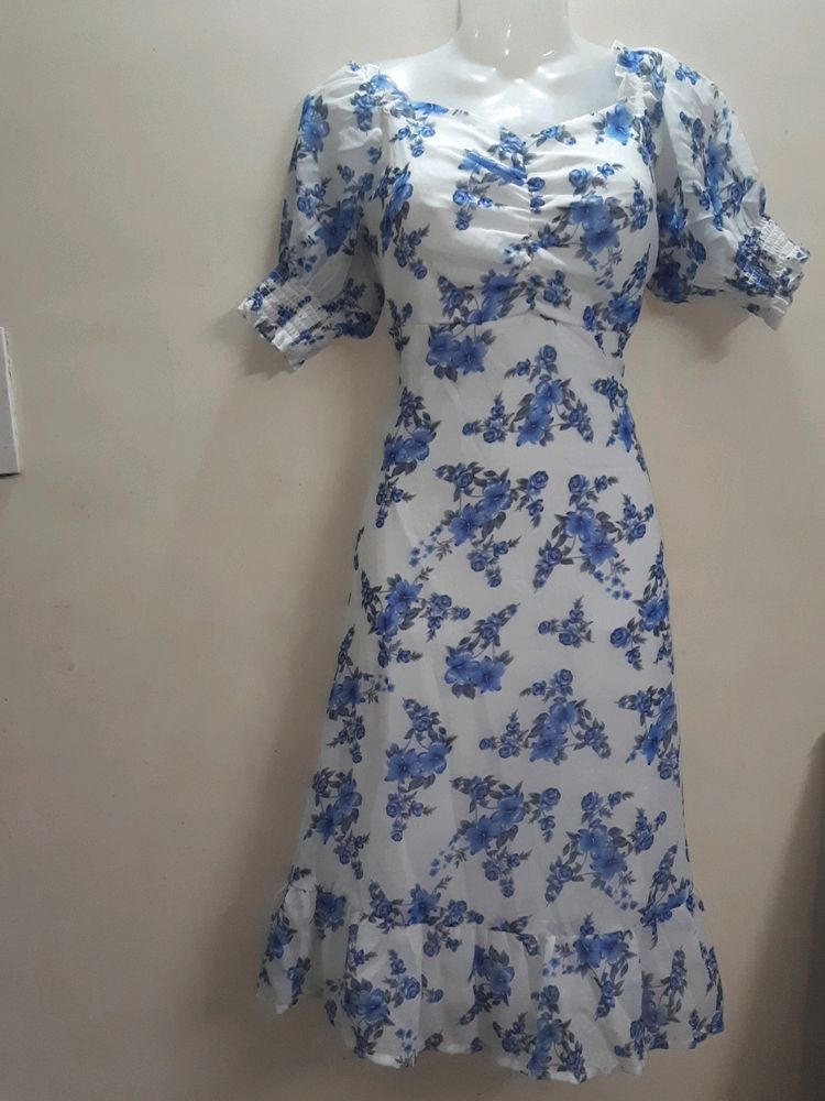 Very Beautiful Blue Flowers Floral Dress🤌