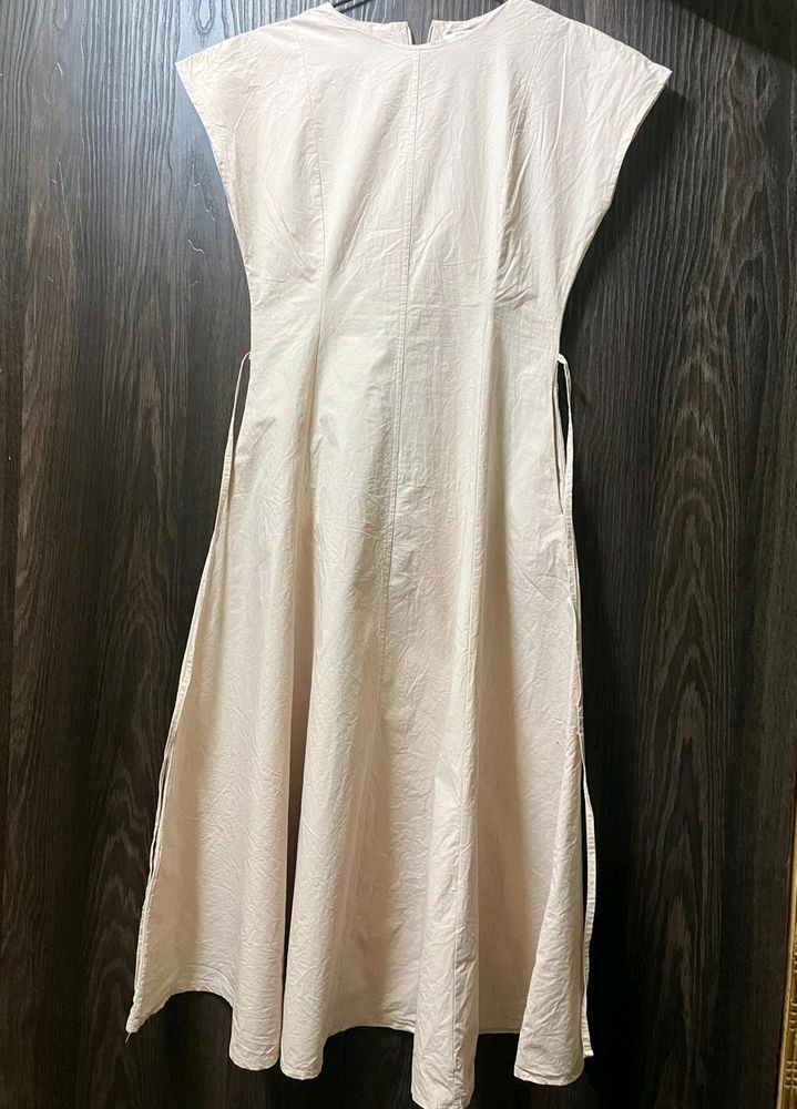 Vanilla Minimal Dress.