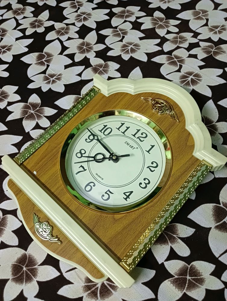 Wall Clock (Need Little Repair)