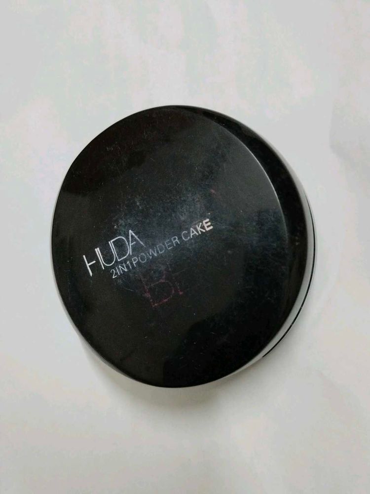 Huda Beauty 2in 1 Powder Cake