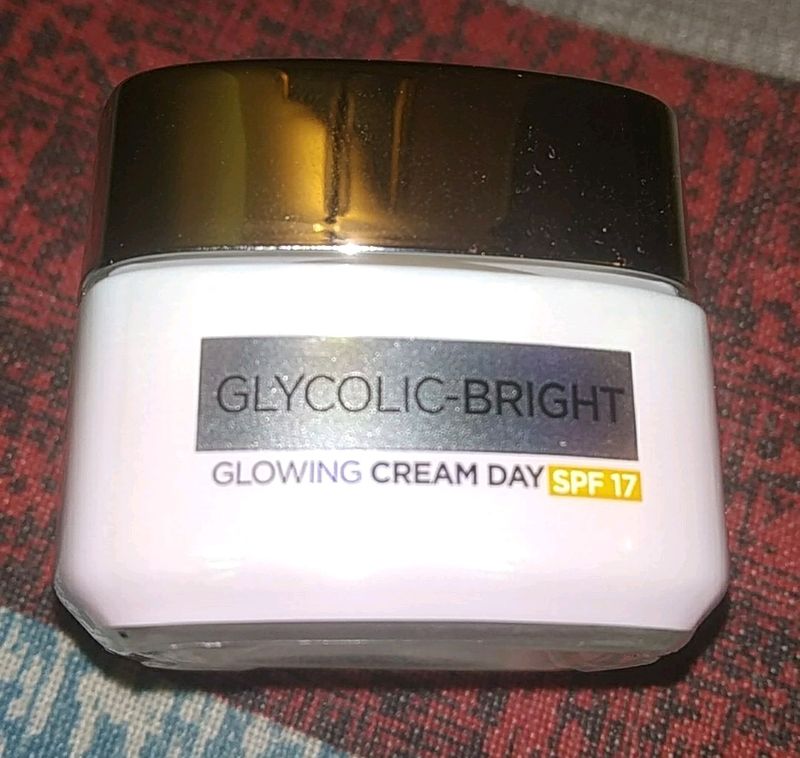 L'Oreal Paris Glowing Cream