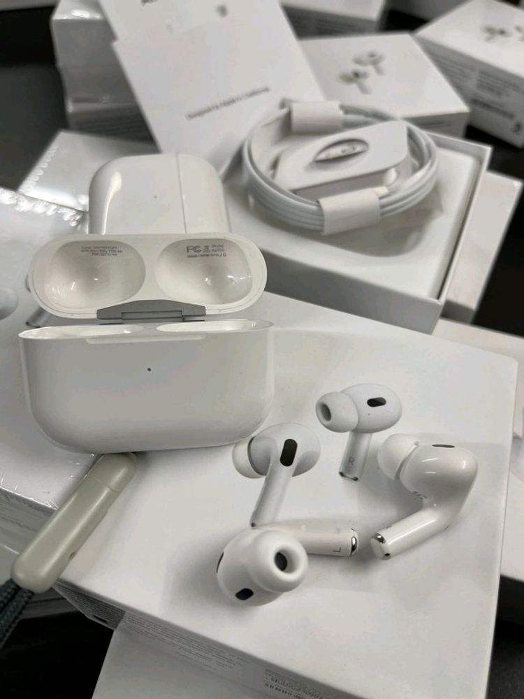 AIRPODS