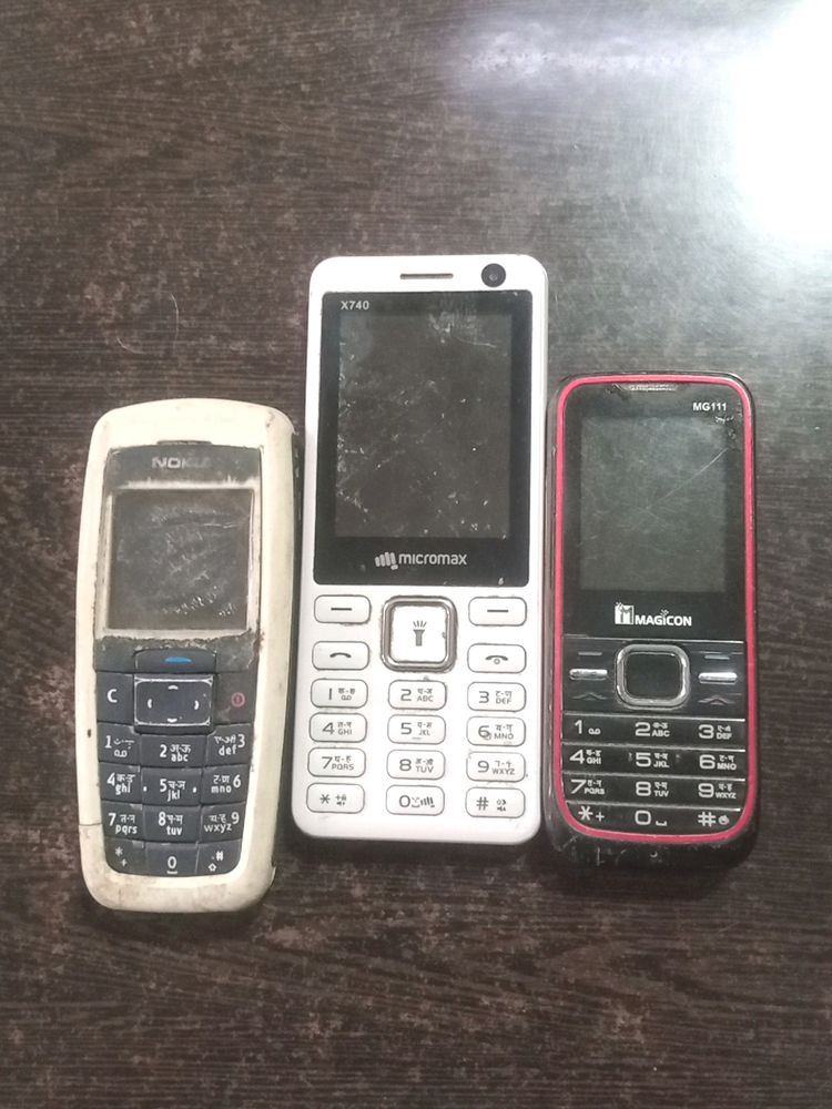 Old And Damage Mobile Phones