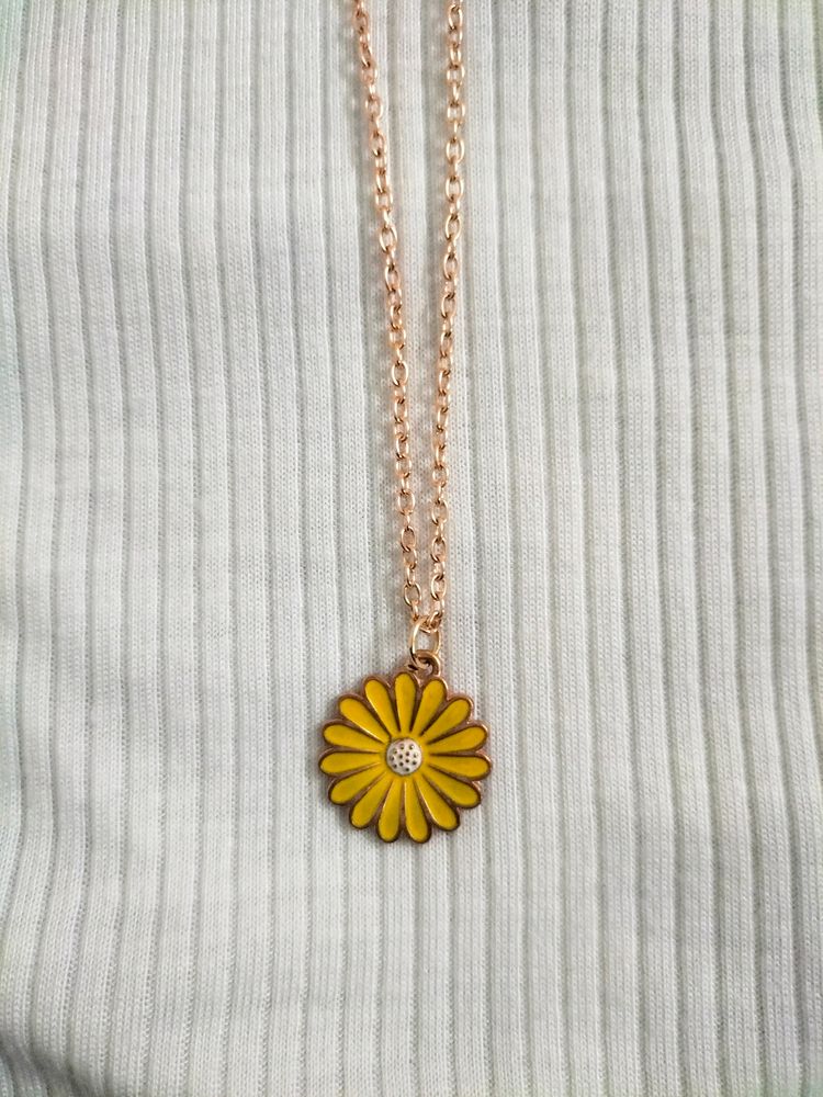 Daisy Neckless