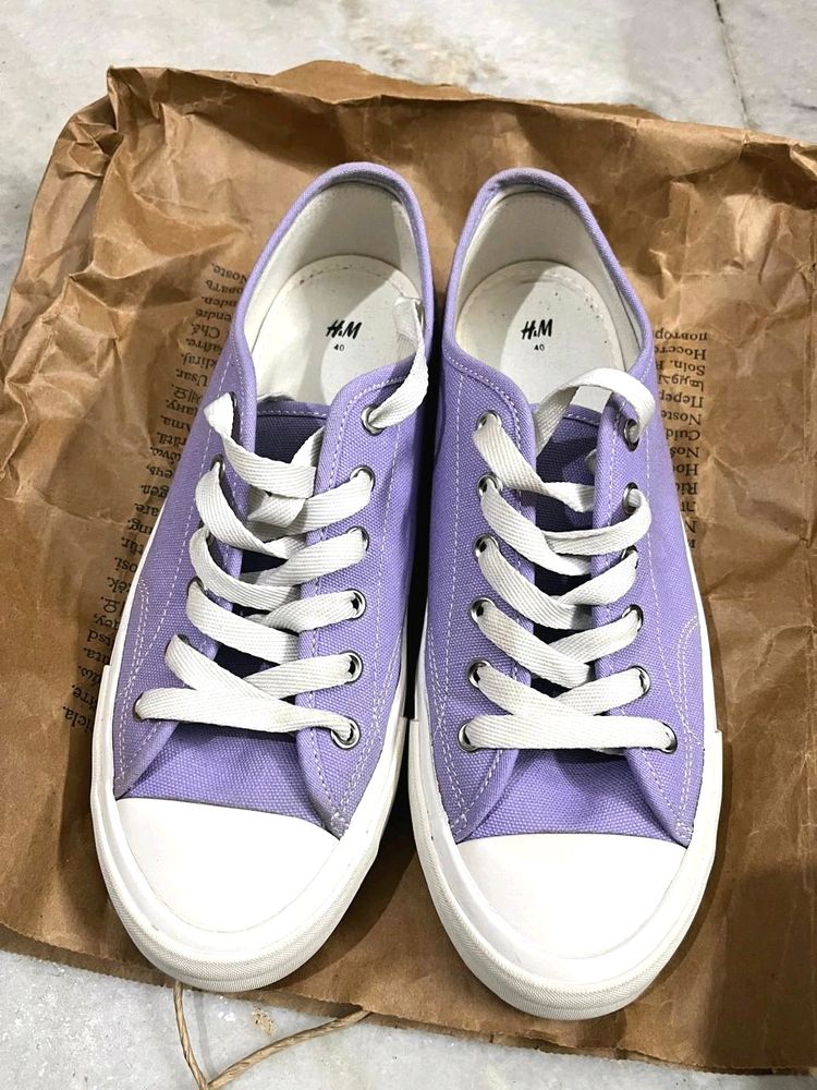 H&M LAVENDER CANVAS SNEAKERS SIZE UK7