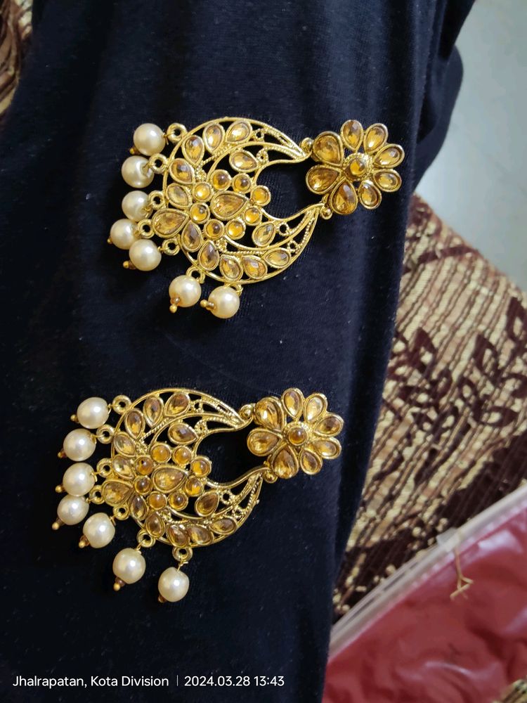 Newly Jhumka With Gold Pleated