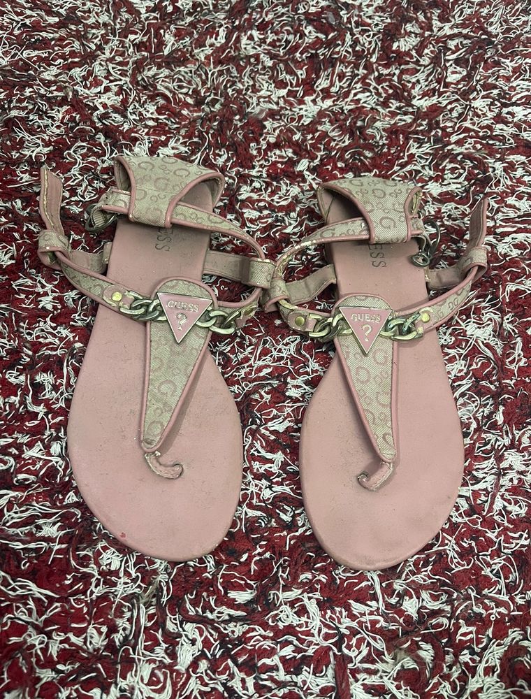 GUESS Sandals🎀