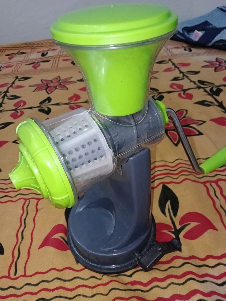 Hand Juicer And Mixer