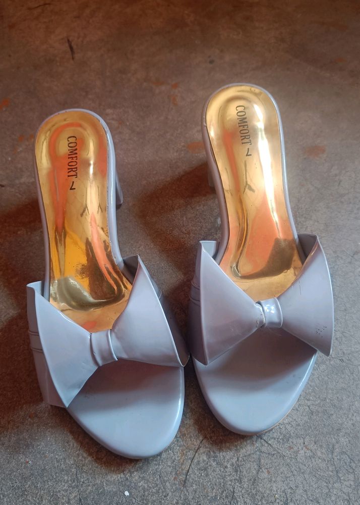 Ladies Grey Heel