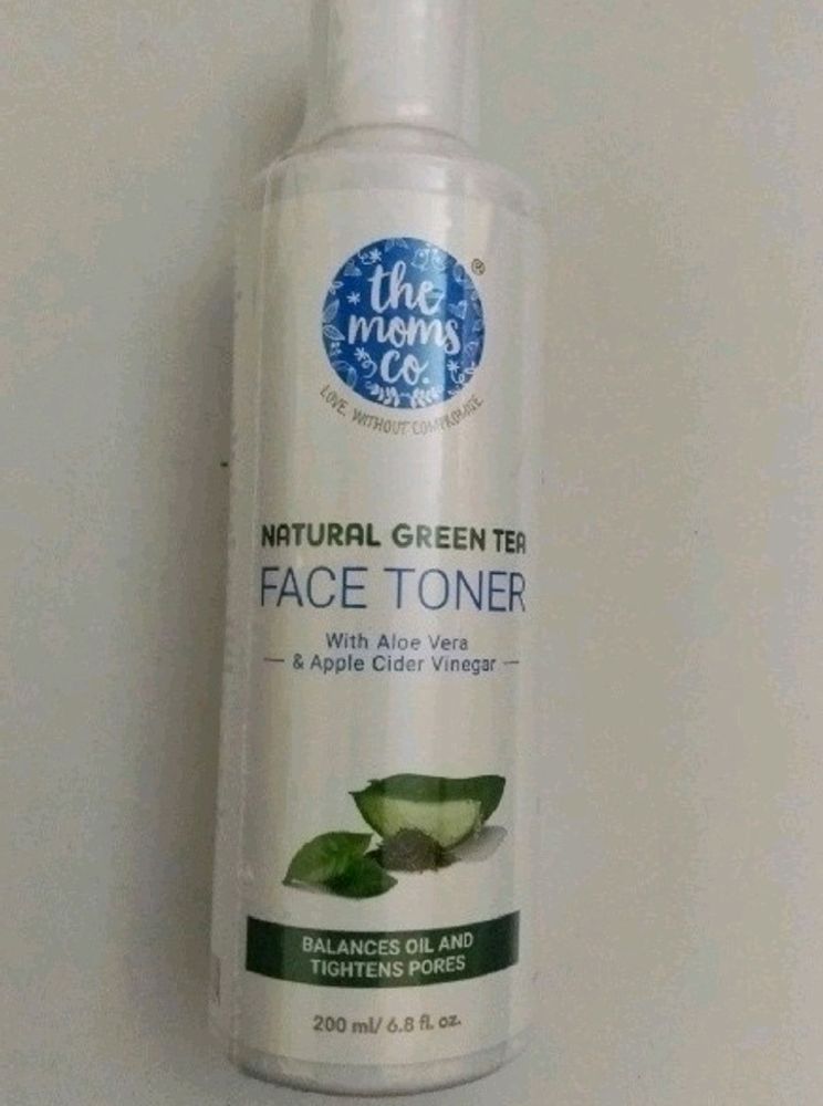 Natural Green Tea Face Toner (200 Ml)