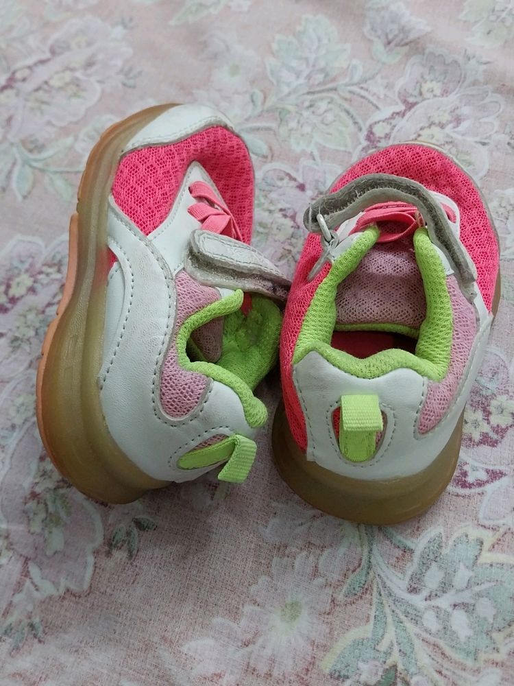 Price Drop Alert..Girls Light Shoes