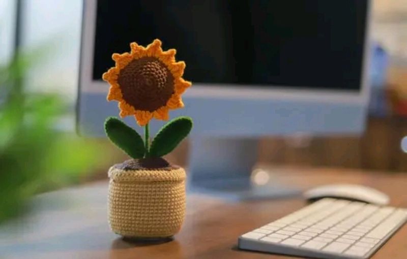 Crochet Sunflower Pot