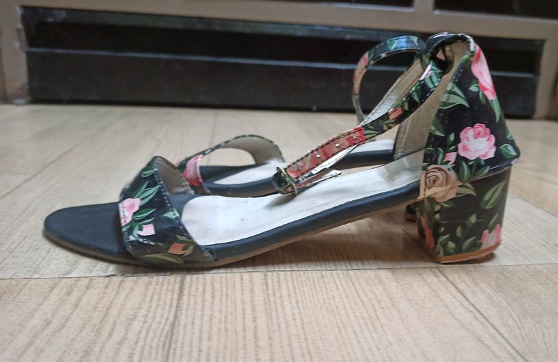 Womens Flower Print Heels