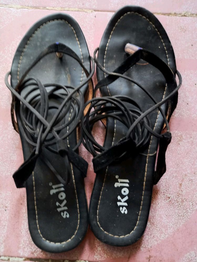 Skoll wired Sandals