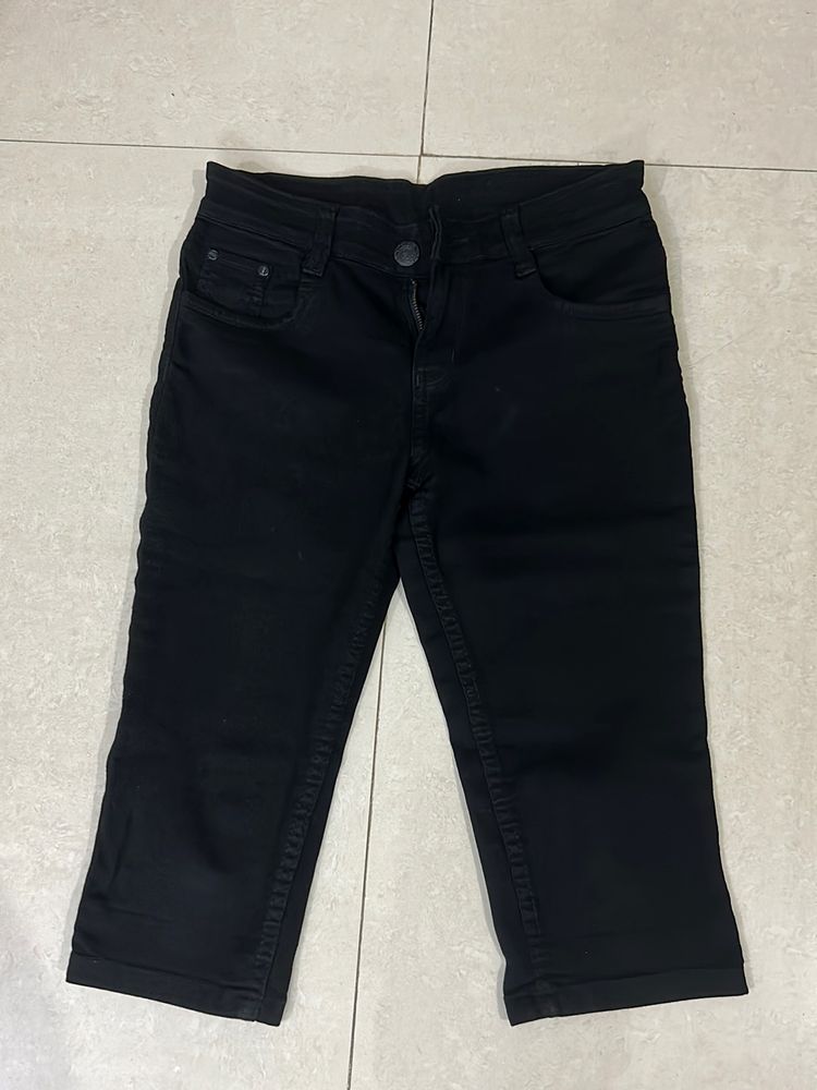 Women Capri (Black)