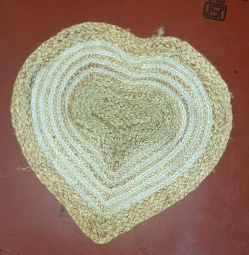 heart shape jute round