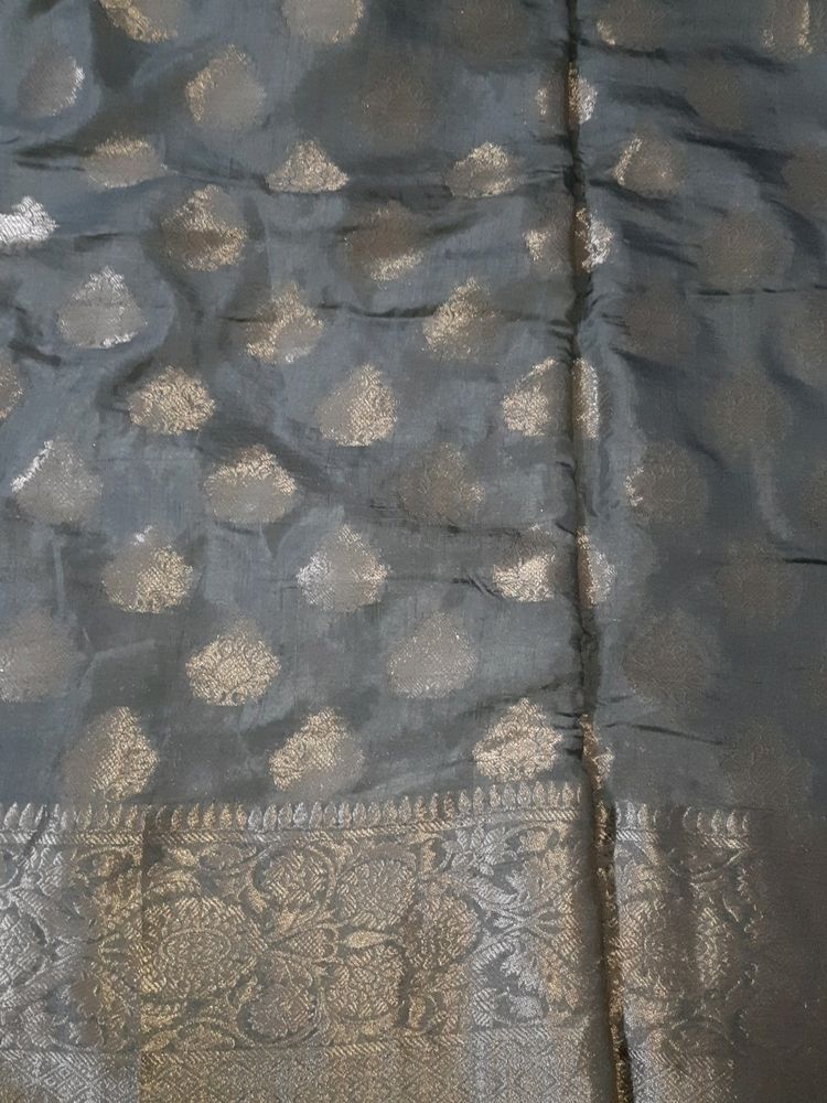 Pure Dola Silk Saree Without Blouse