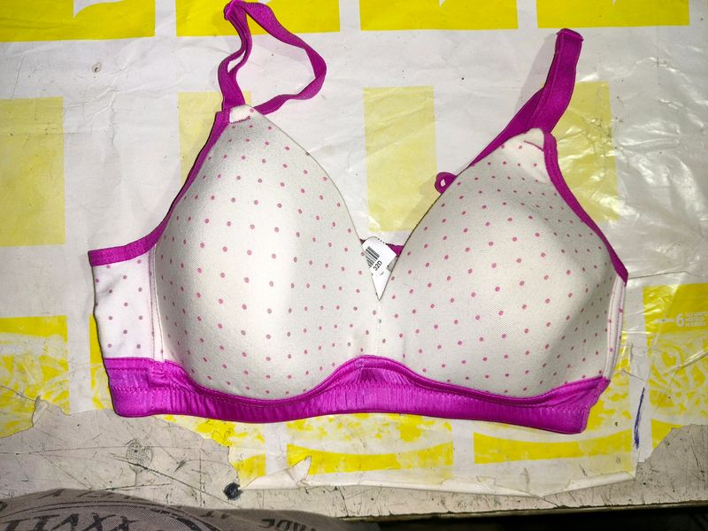 ❤️Clovia White+Pink Lightly Padded Bra