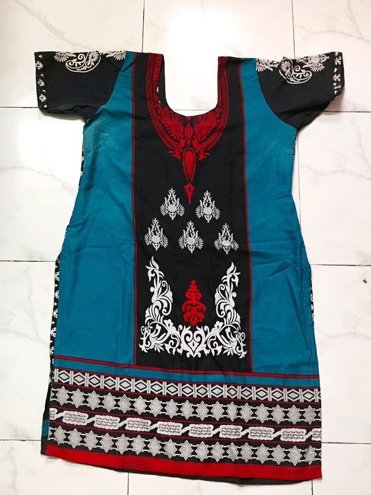 A Total Set Of Fully Stitched Churidar