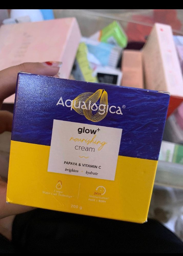 Aqualogica Glow + Nourishing Cream