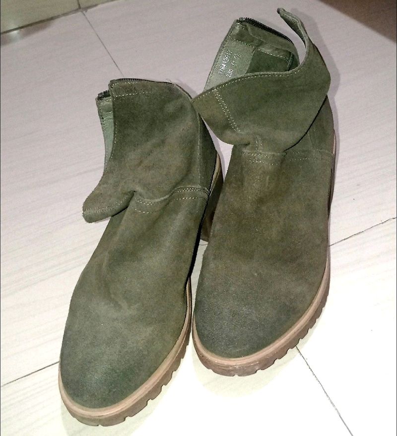 WOMAN OLIVE GREEN BOOTS