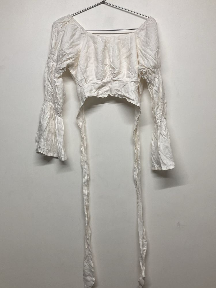 white back ribbon croped top