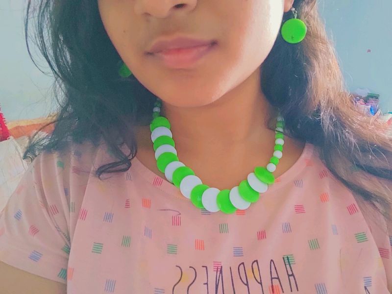 Green beaded Necklace And Earrings Set