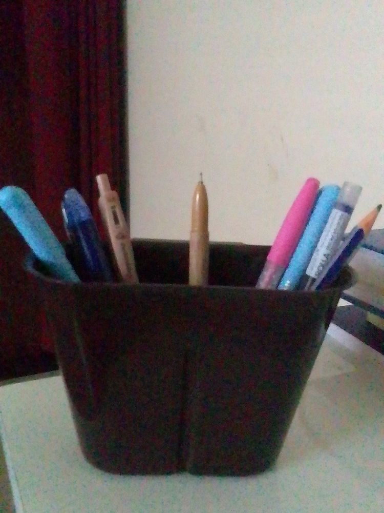 Pen Holder