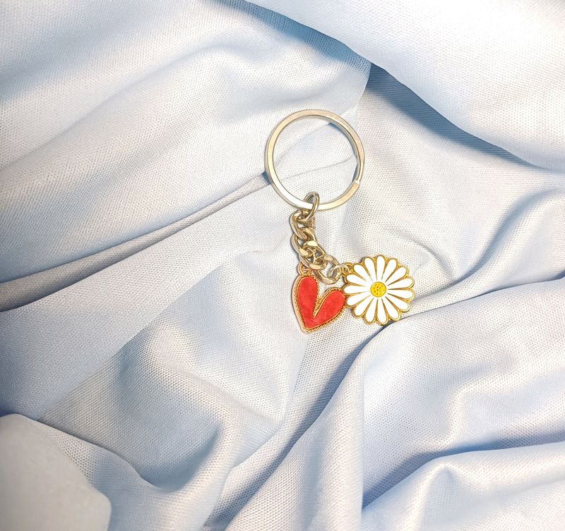 Daisy Heart Keychain ❤️ 🔑