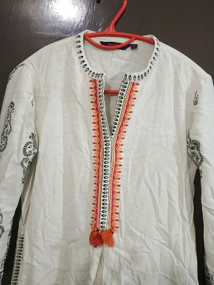 White Kurti