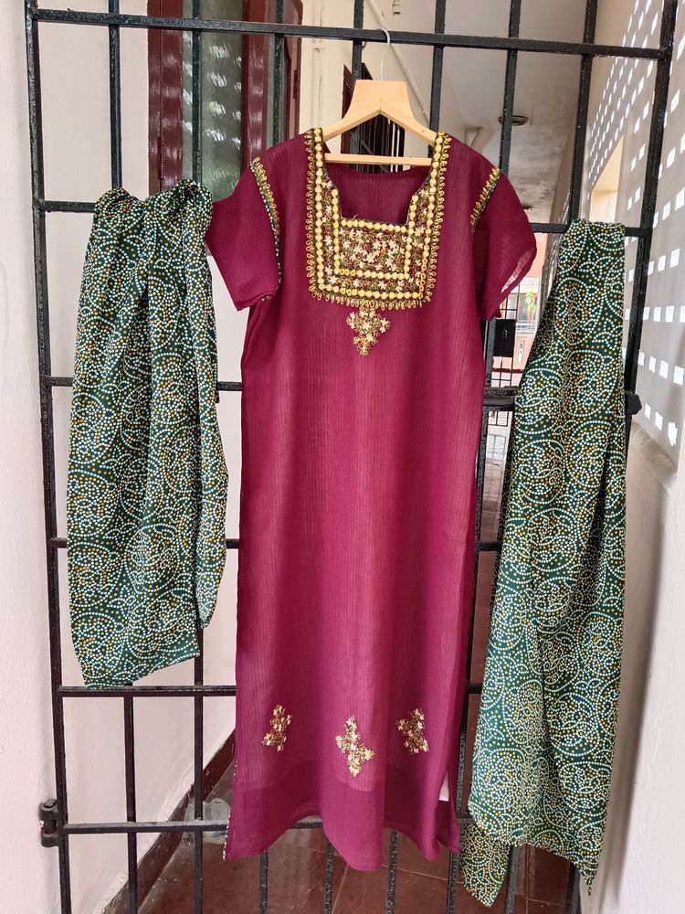 Kurta With Bandhini Pant Duppatta