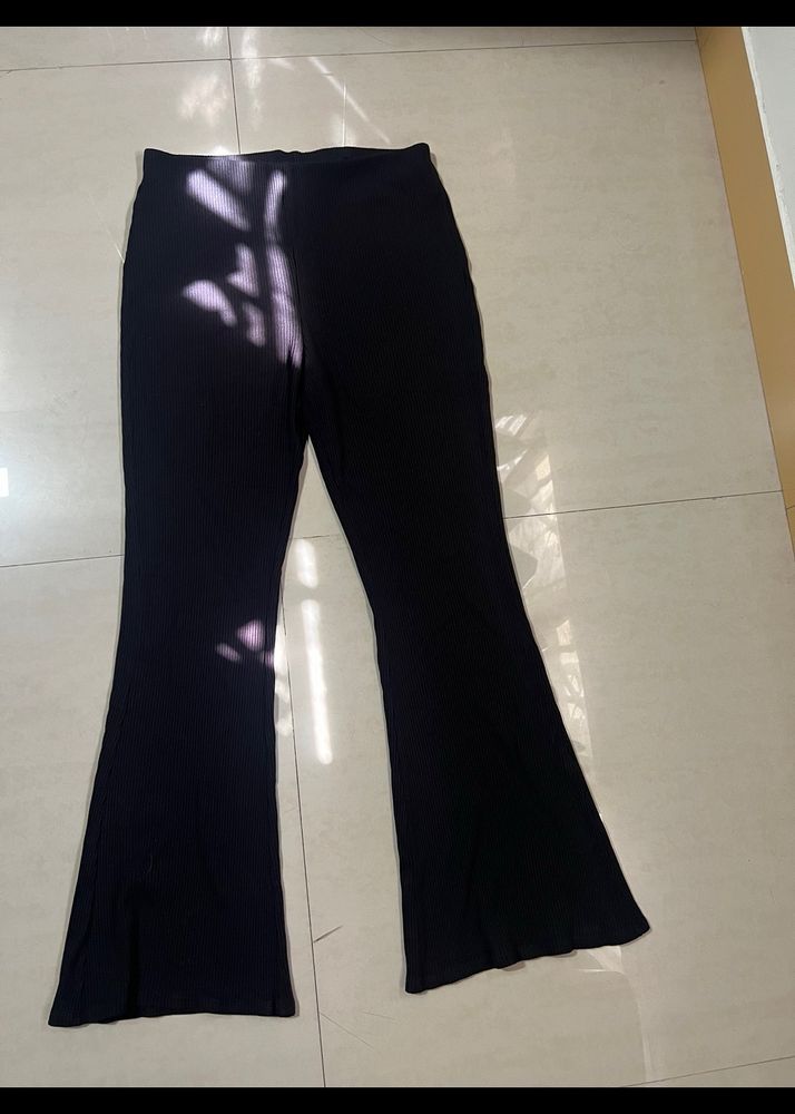 FLARED H&M BLACK PANTS