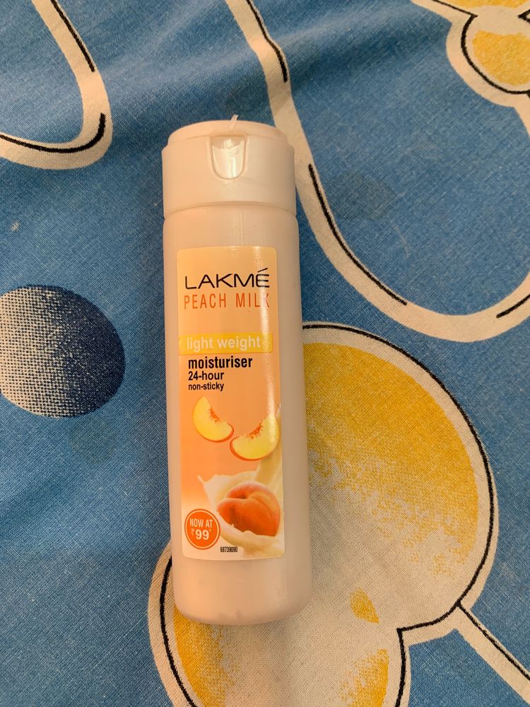 Lakme Peach Milk Light Weight Moisturiser