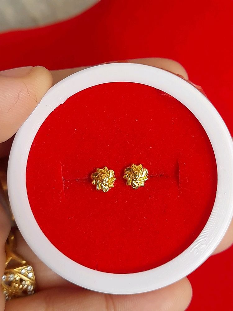 Beautiful New Flower Desine Studs