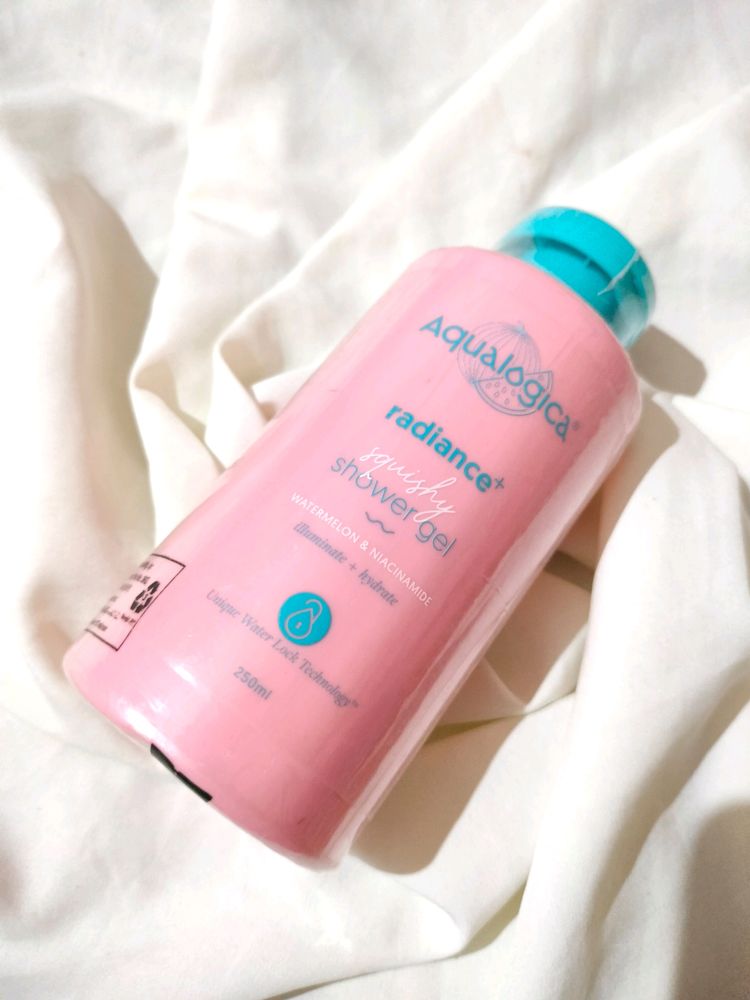 Aqualogica Radiance+ Shower Gel