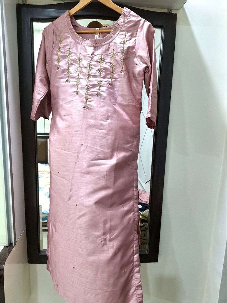 Pink Kurta Set with Embroidery (New)