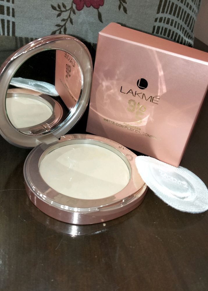 Biggest Loot Offer Only For Today Lakme Compact