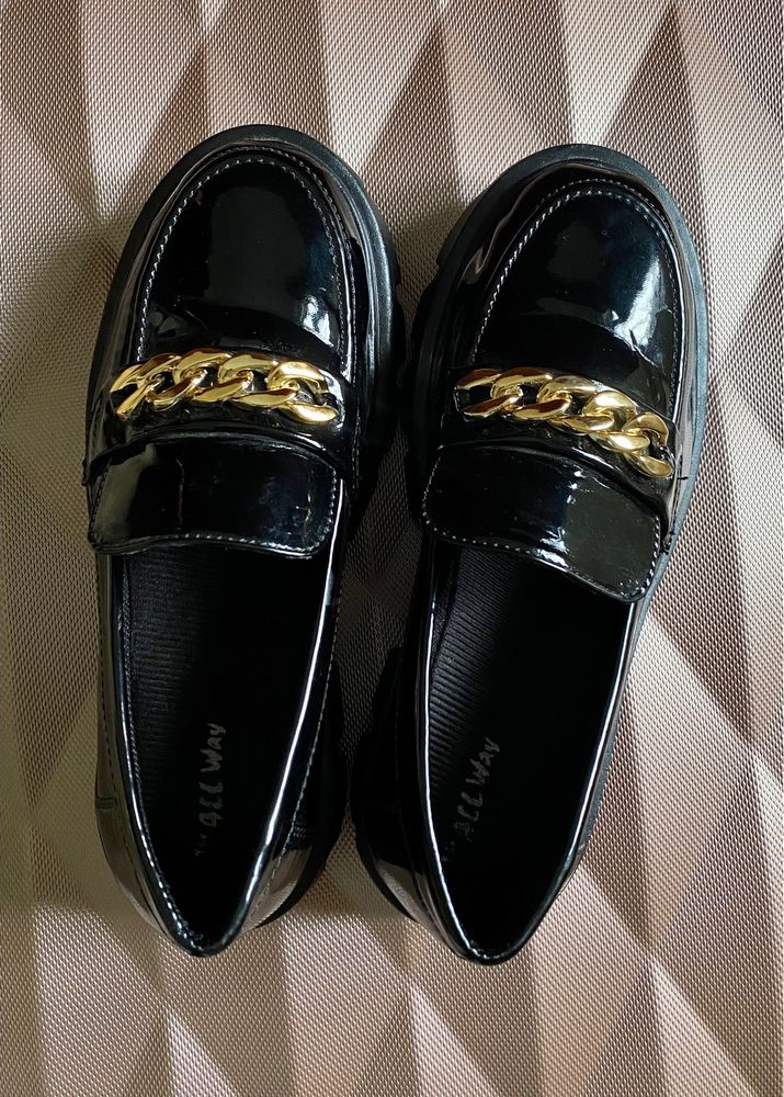 Price drop! Chunky Chained Oxford Loafers