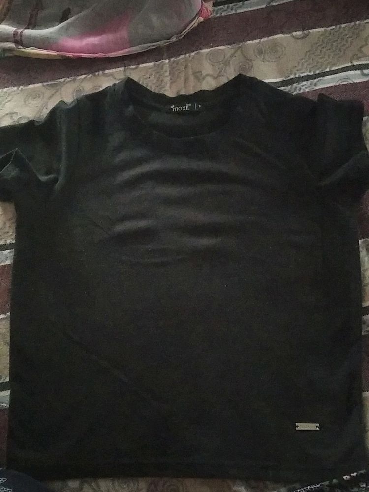 Black T-shirt