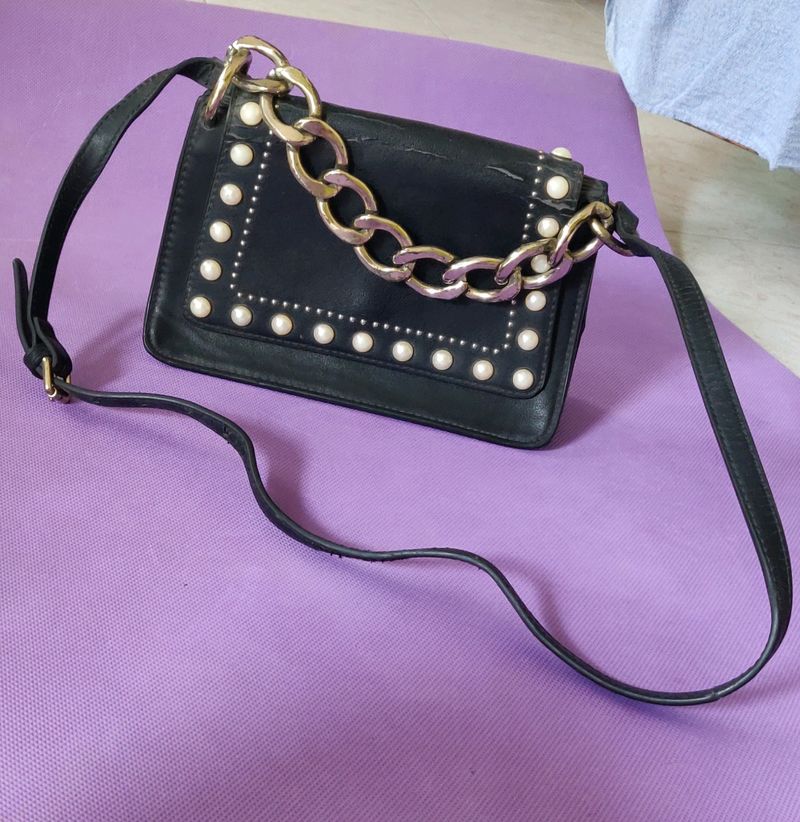 CUTE SLING BAG