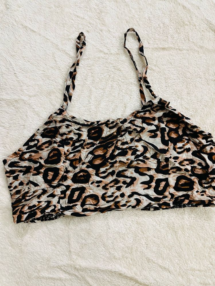 Women Cheetah Print Crop Top