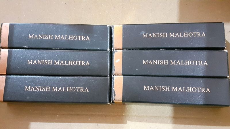 6 MANISH MALHOTRA LIQUID MATTE LIPSTICK